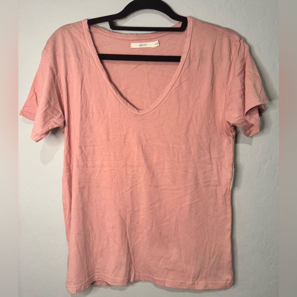 AE77 Premium Collection by American Eagle Pink V-neck Short Sleeve T-Shirt